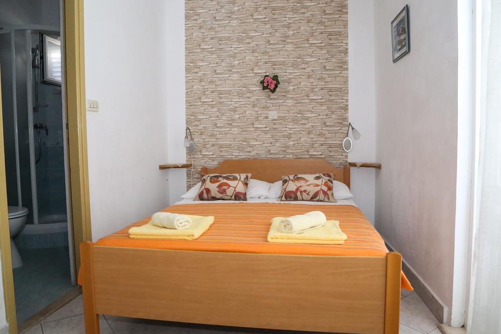 Apartments Dragica Milna  Exterior foto