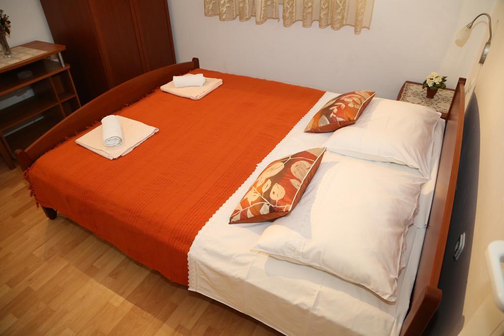 Apartments Dragica Milna  Exterior foto