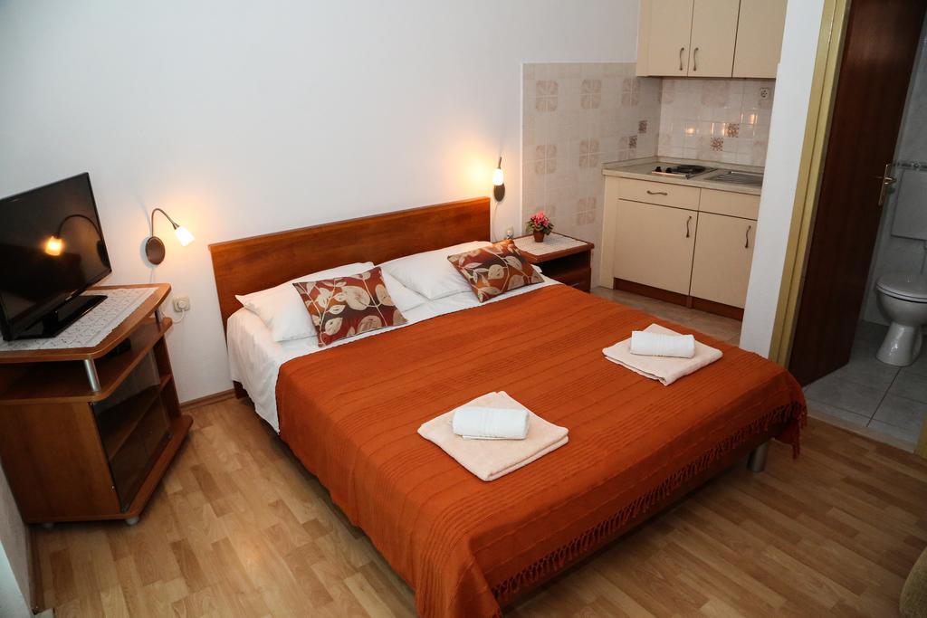 Apartments Dragica Milna  Exterior foto